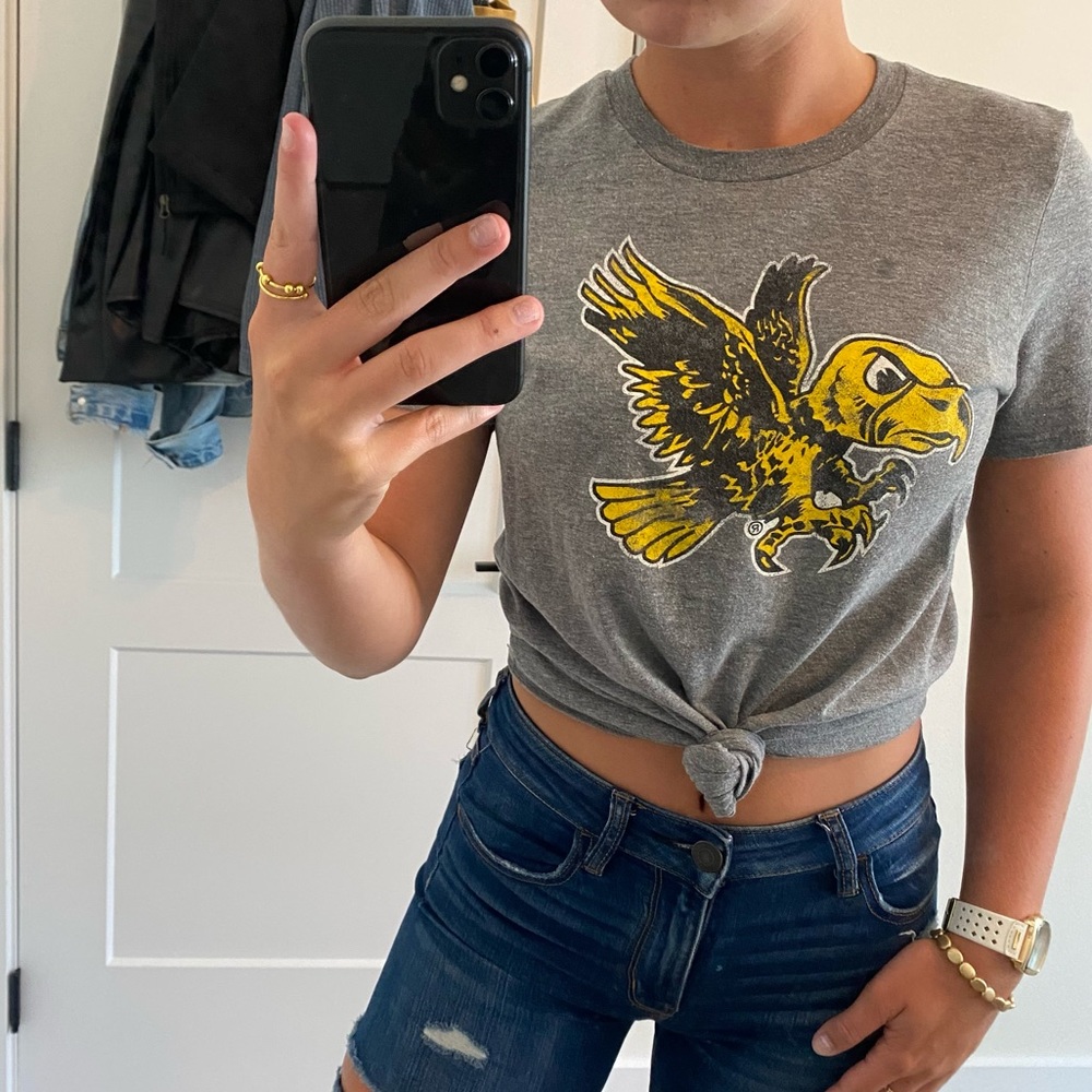Iowa Hawkeyes vintage logo t-shirt
